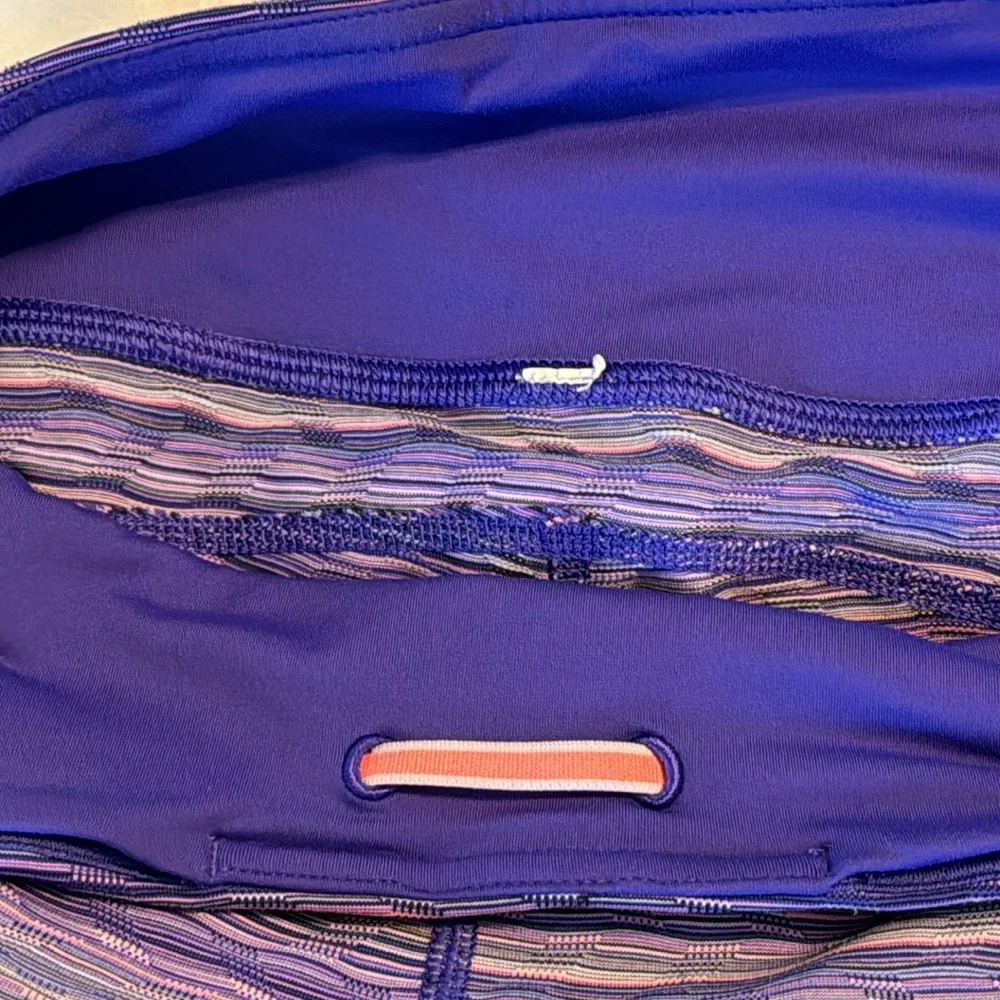 EUC Lululemon Run Top Speed Crop Space Dye Twist Iris Flower Pink Shell 6